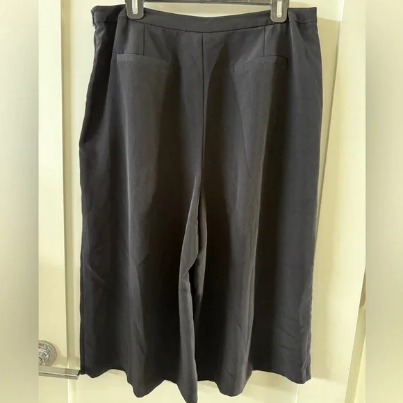 Black Culottes, Size 12 by Calvin Klein - Picture 3 of 6